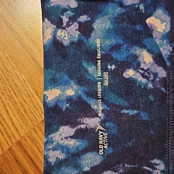 Old Navy active go dry balance legging size small - Picture 2 of 3